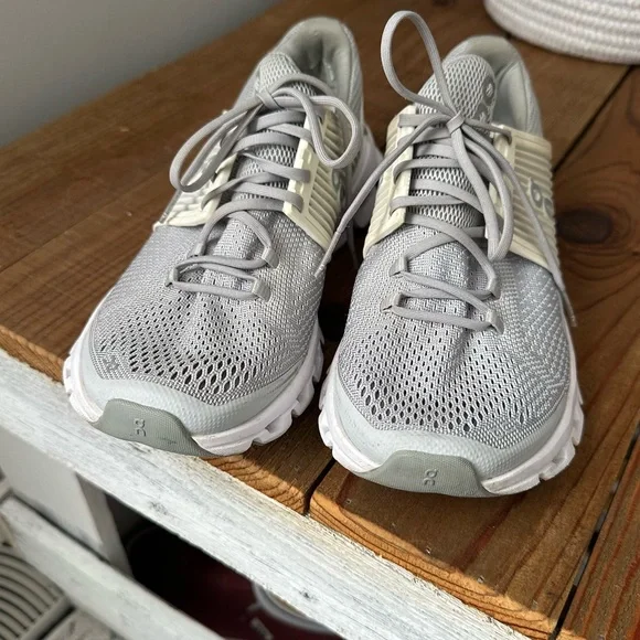 On Cloud Swift Women’s Running Shoe Size 7 Glacier White - Picture 7 of 9